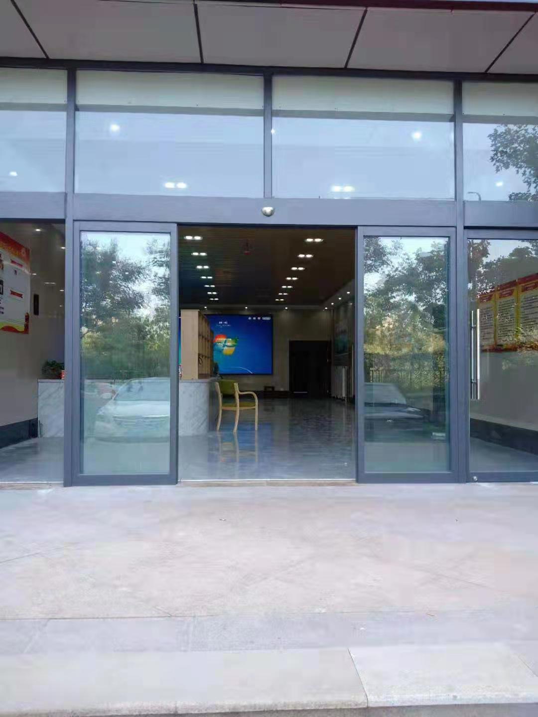 感應門防夾安裝時為什么要配安全光線呢?