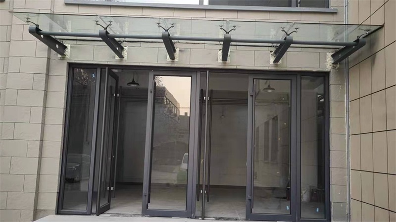 濟南鋼化玻璃有什么優勢?